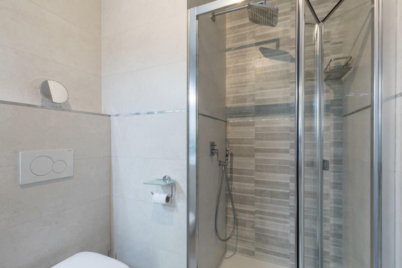 Luxury Beach Front Apartment With Pool Valencia Luaran gambar